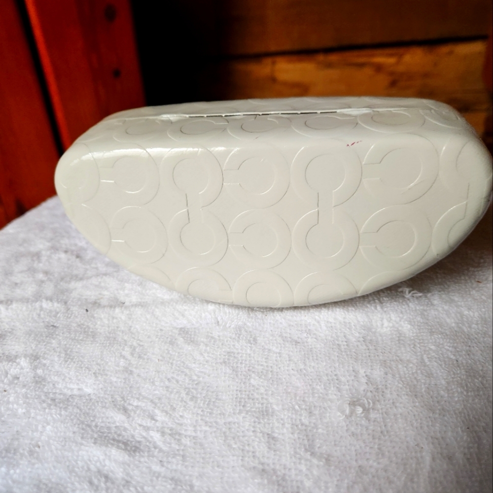 Coach Cream Oval Women's Eyeglass Case - Picture 7 of 8